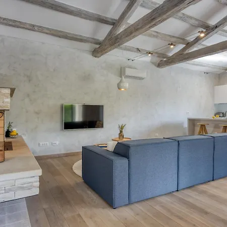 Vila Mariva By Qubo