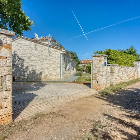 Villa Mariva By Qubo