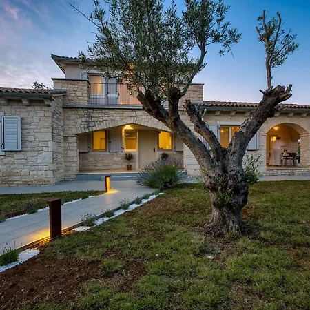 Vila Mariva By Qubo *